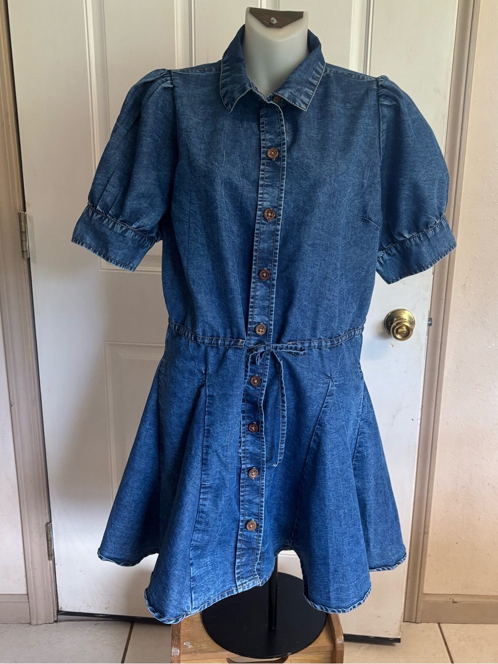 Large Indulge Instyle Blue Denim Puff short sleeve button up shirt dress. In EUC
